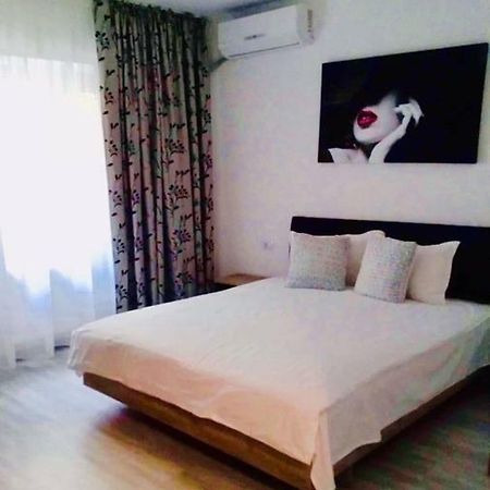 Centre Home Mazepa กาลาจิ ภายนอก รูปภาพ