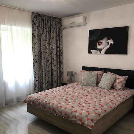 Centre Home Mazepa กาลาจิ ภายนอก รูปภาพ