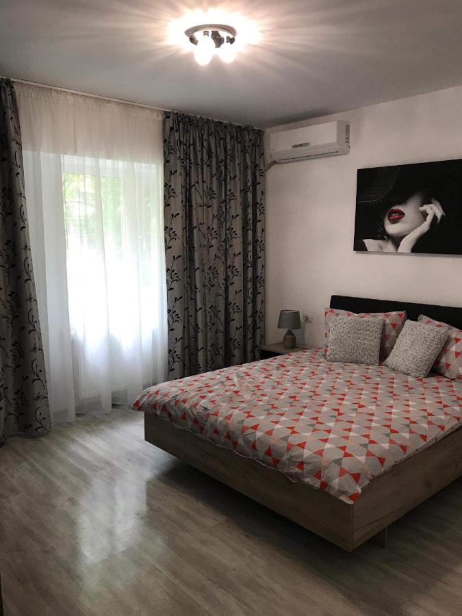 Centre Home Mazepa กาลาจิ ภายนอก รูปภาพ